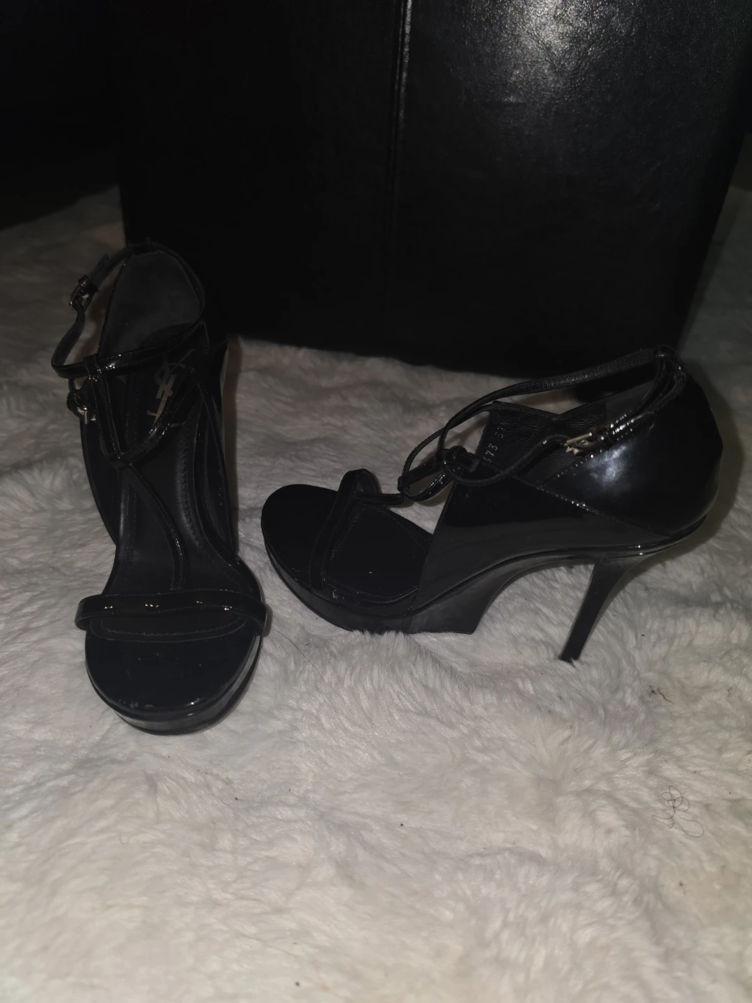 Saint Laurent Black Patent Heels - photo 2