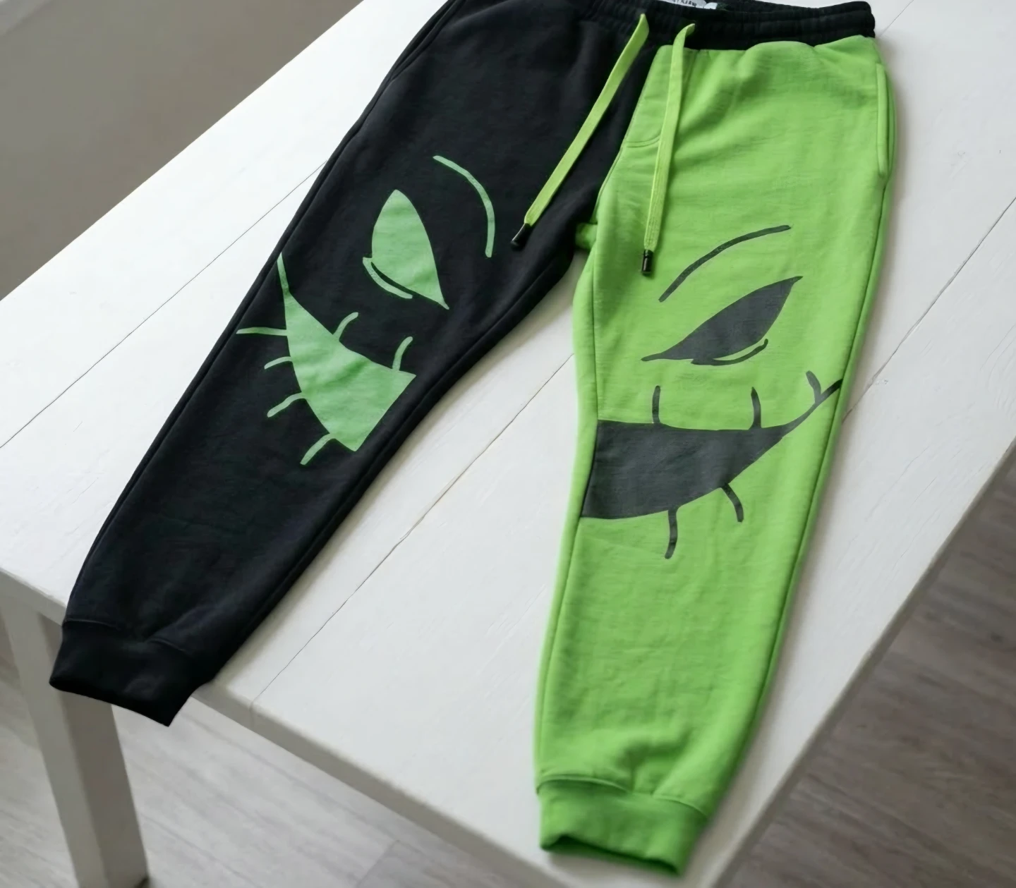 Two-tone Graphic Jogger Pants