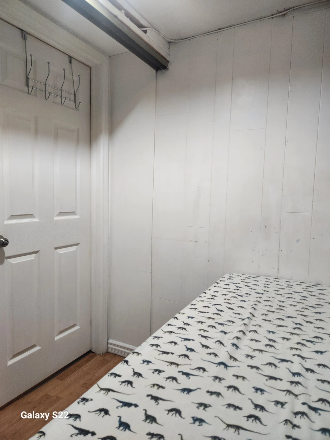 Private room for male  suited for working or student