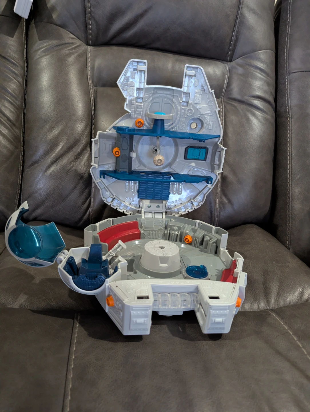 Star Wars Millennium Falcon Toy - photo 2