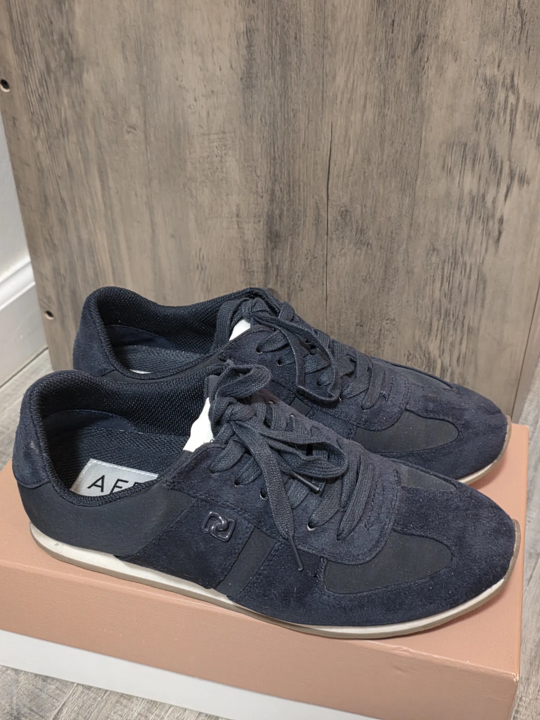 Aero Navy Blue Sneakers