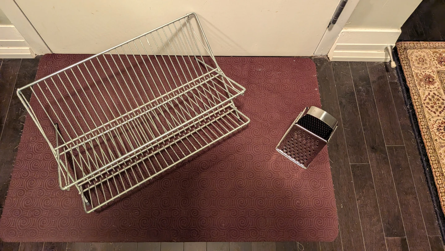 Foldable Metal Dishrack & Food Grater - photo 2