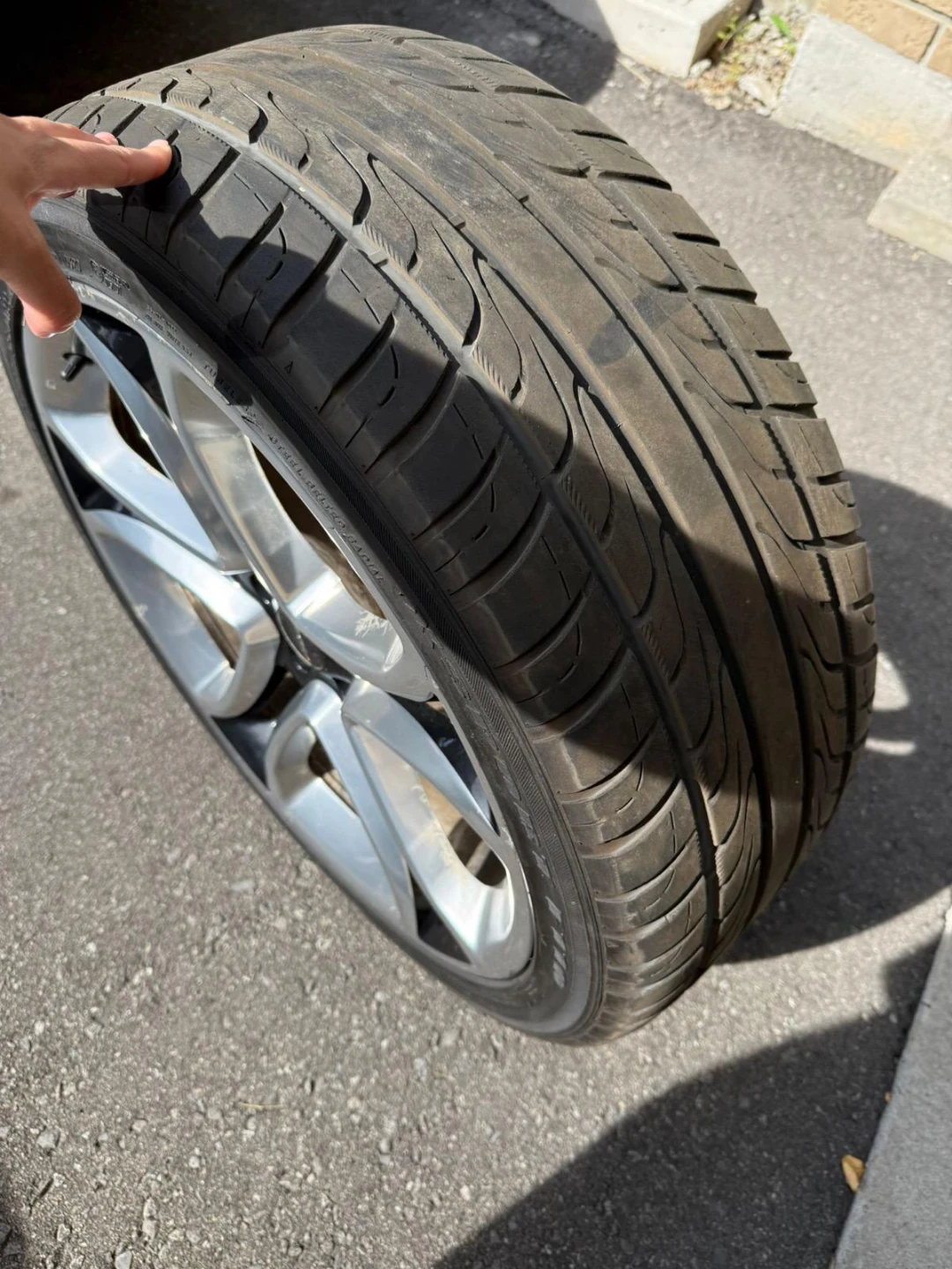 Ford Explorer 2017 - 22" Rims with Tires - photo 4