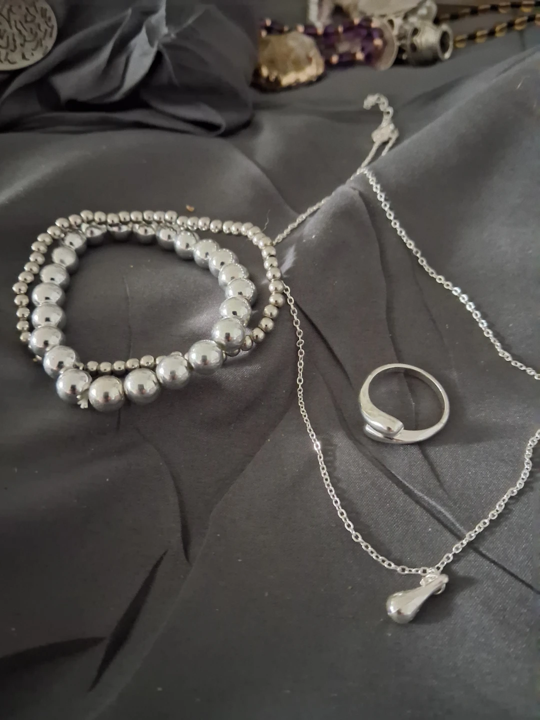 Silver-toned jewelry set with bracelets, ring and necklace - photo 4