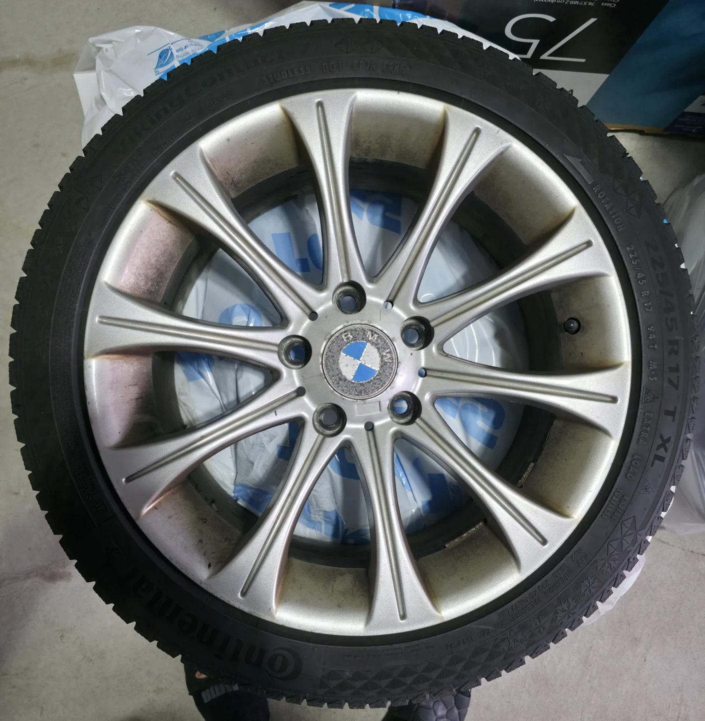 BMW 17-inch Alloy Wheel with Winter Tire - photo 2