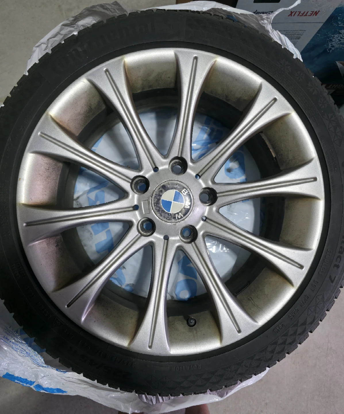 BMW 17-inch Alloy Wheel with Winter Tire - photo 3