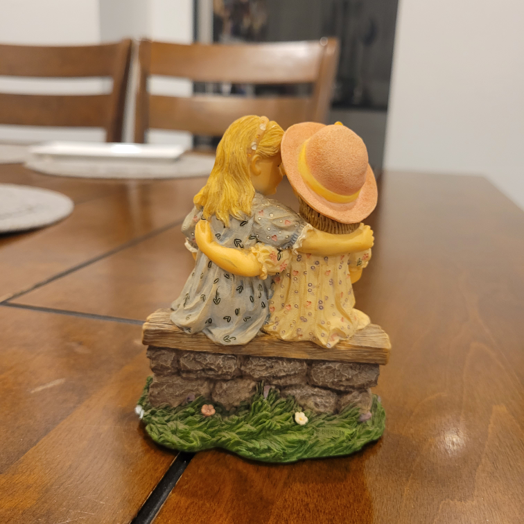 Avon Childhood Memories Figurine Sharing Secrets - photo 2