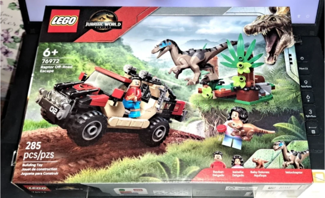 LEGO Jurassic World Raptor Off-Road Escape 76972