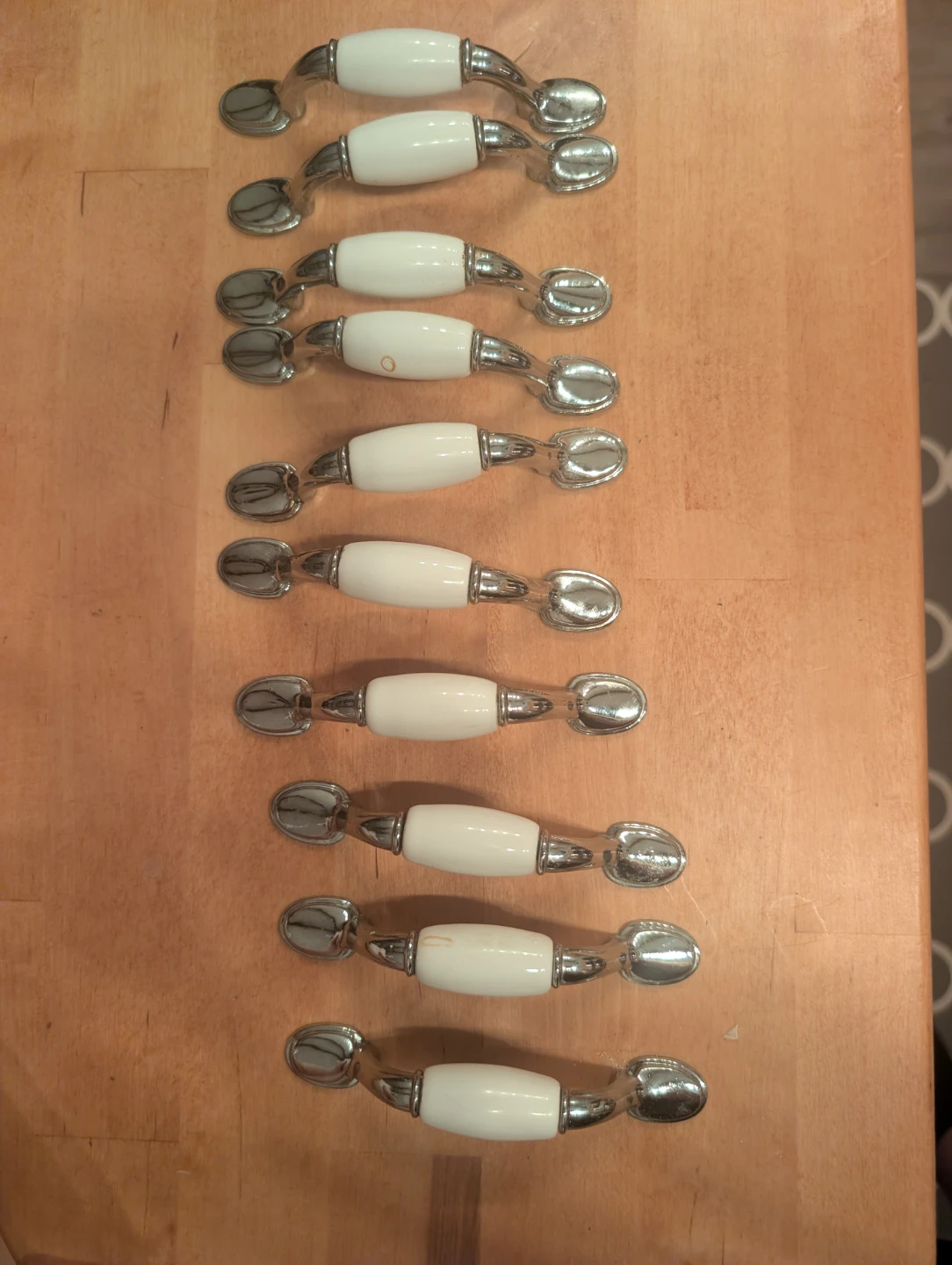 Kitchen cabinet hardware - photo 3