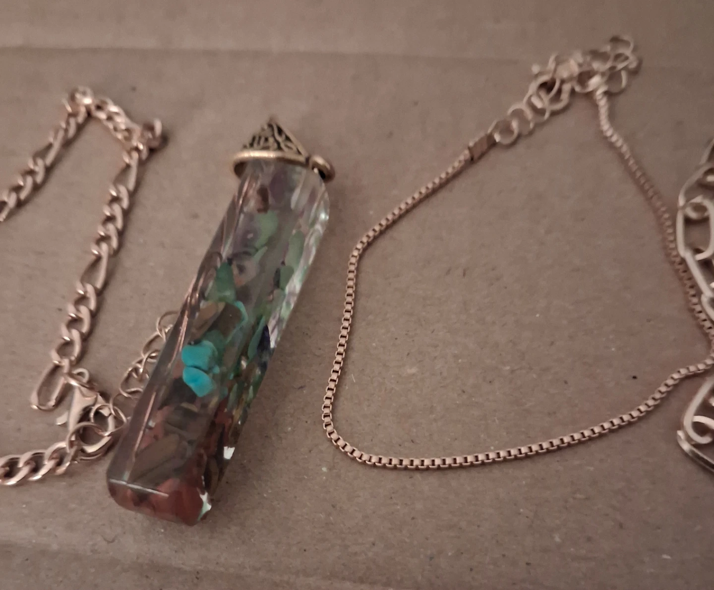 Rose gold tone bracelets and crystal pendant - photo 2