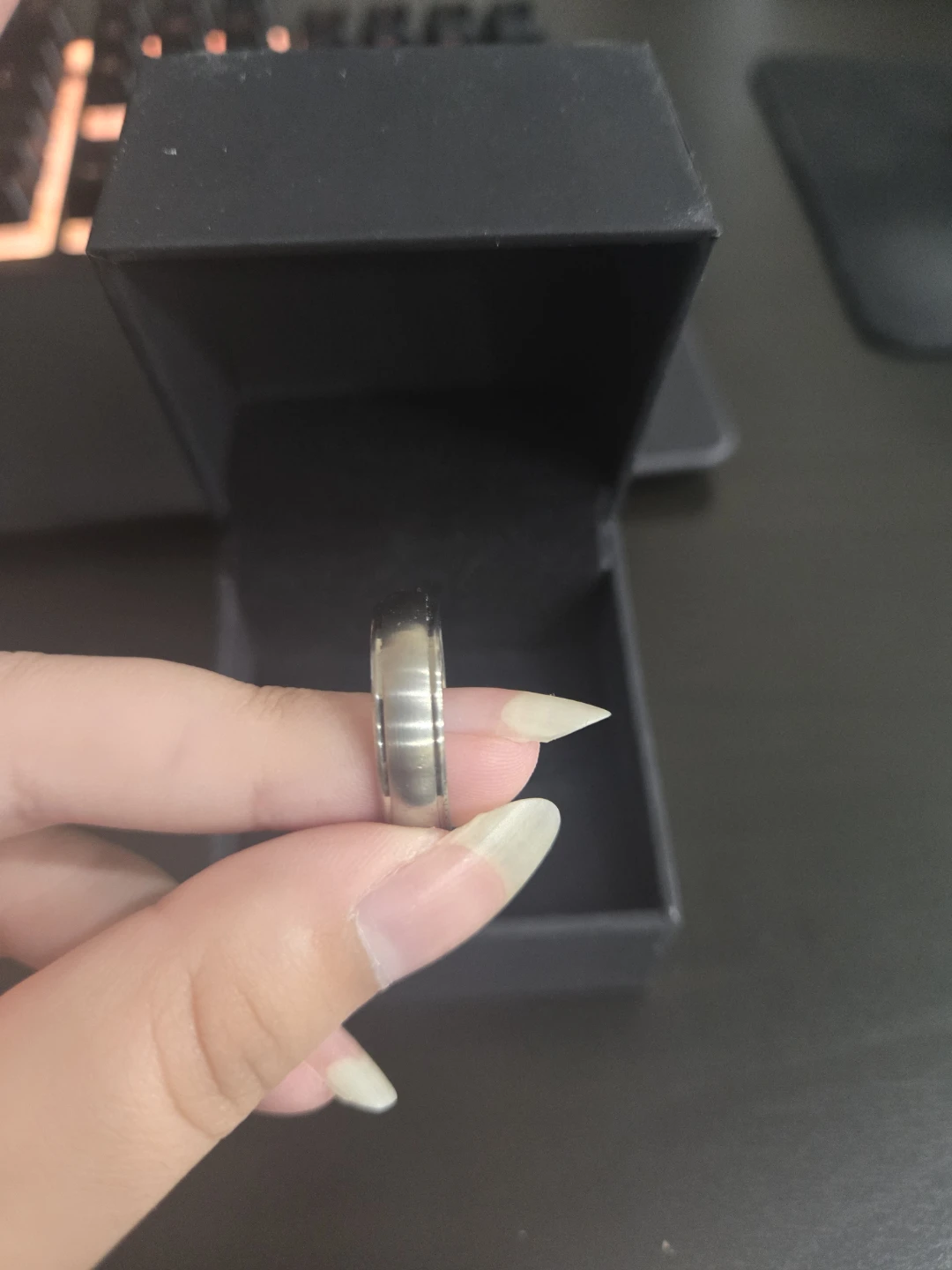 Peoples Simple Silver Tone Band Ring - photo 2