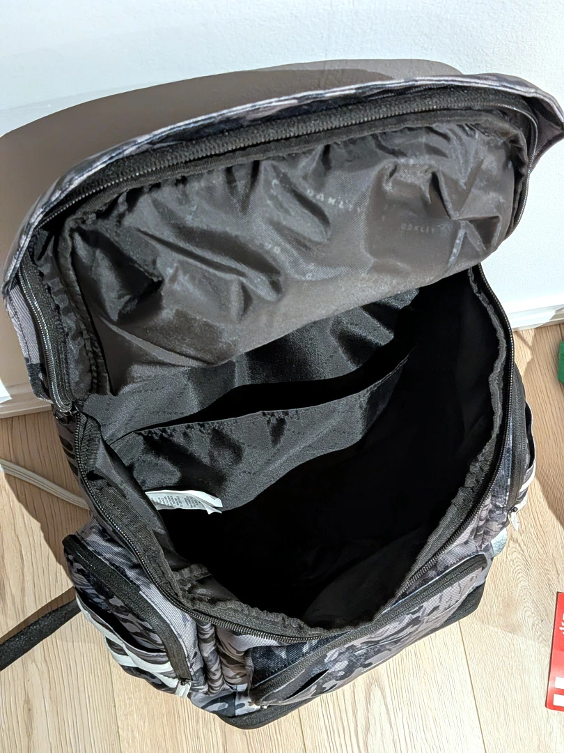 Oakley Urban Ruck Pack, BRAND NEW - photo 3