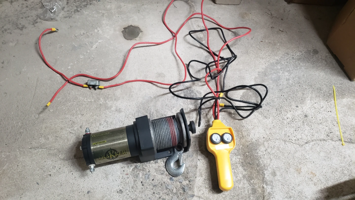 trakker 2000 lb winch