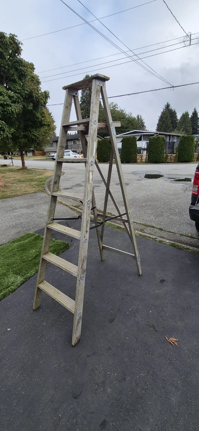 Wooden Step Ladder