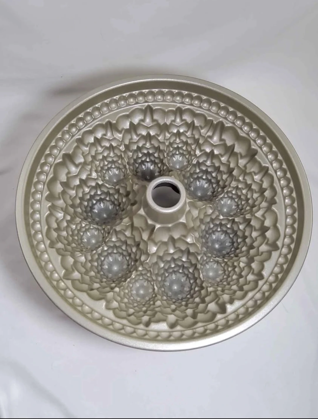 Nordic Ware Holiday Tree Bundt Pan - photo 5