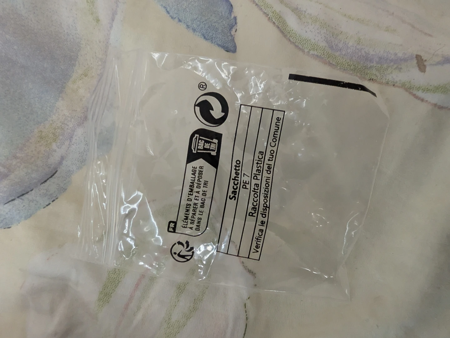 Small Clear Ziploc Plastic Bag - photo 2