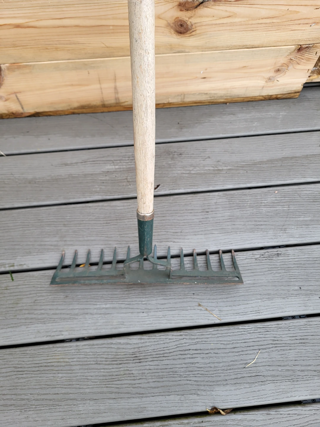 Yardworks Bow Garden Grade Rake