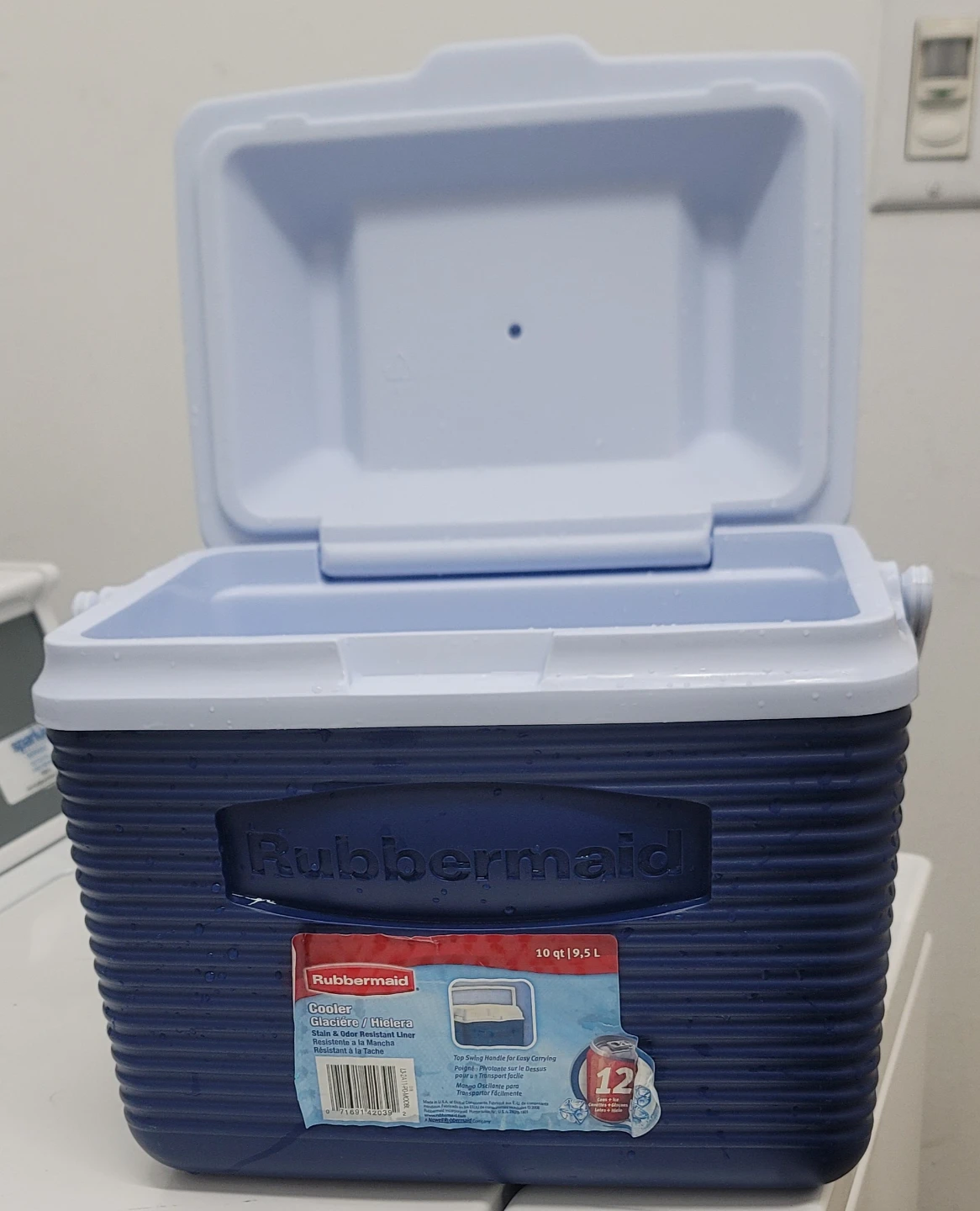 Rubbermaid 10 Quart Cooler - photo 2