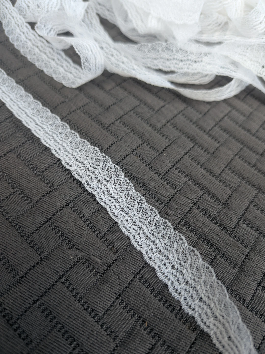 Vintage sheer white lace trim - 5 yards for $3 - photo 4