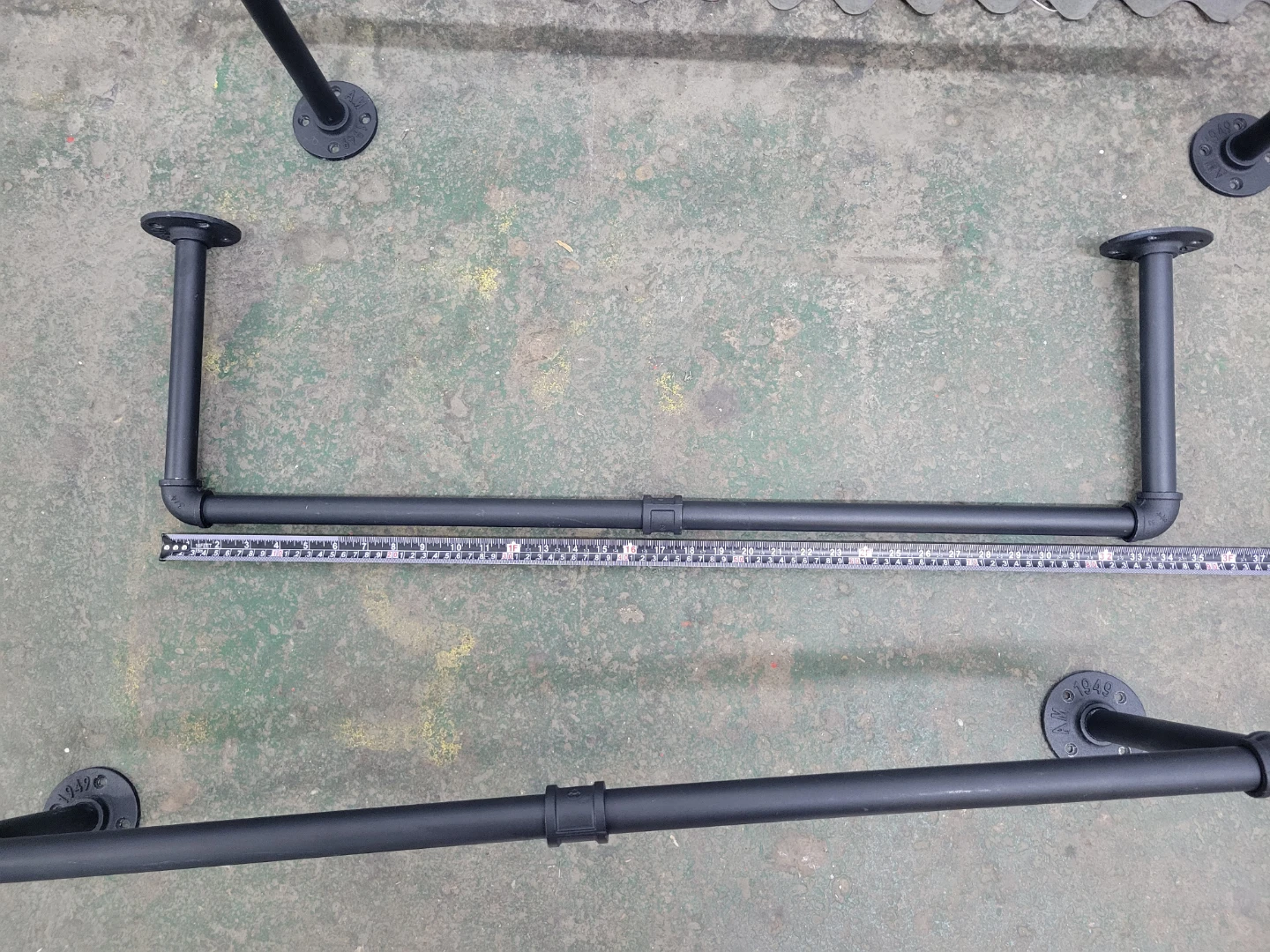 Industrial Style Wall-Mounted Pipe Clothing Rack - photo 3