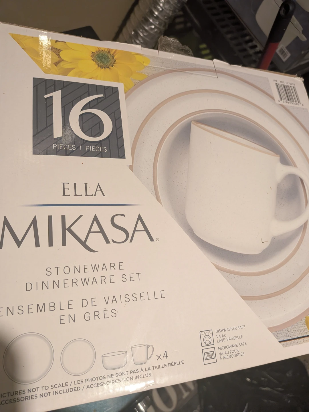 Mikasa Ella 16-Piece Stoneware Dinnerware Set