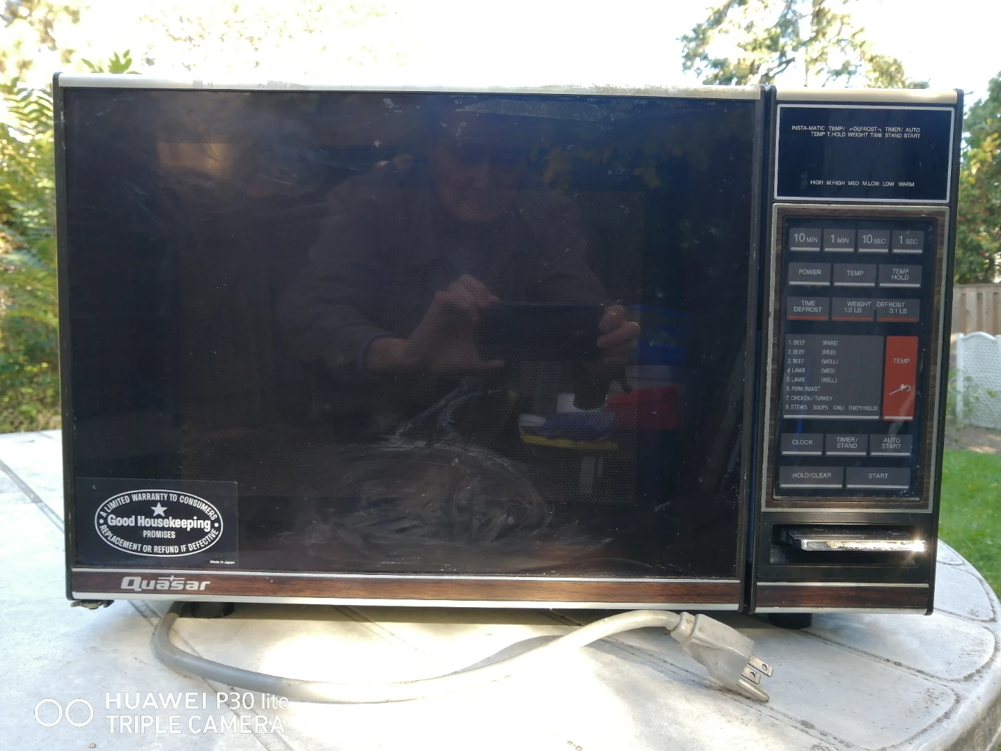 Vintage Quasar Microwave Oven