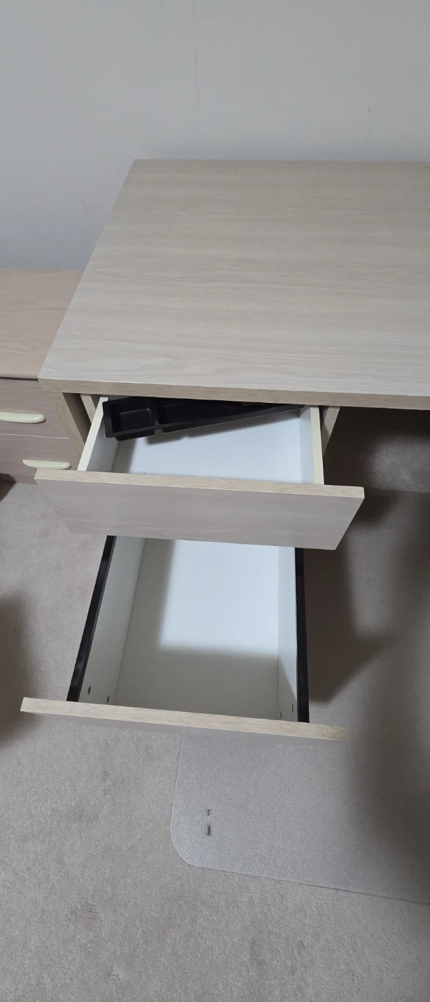 Hardwood Heavy Duty Desk - READ - photo 2