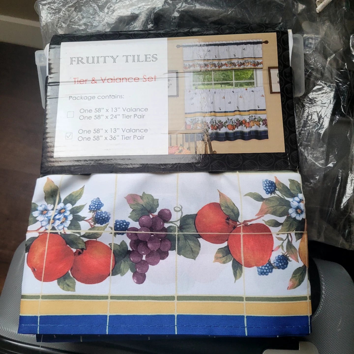 Fruity Tiles Tier and Valance Set - photo 2