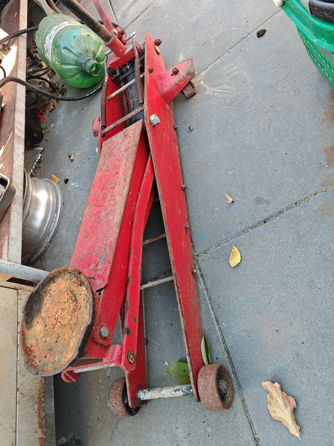Red Steel Floor Jack