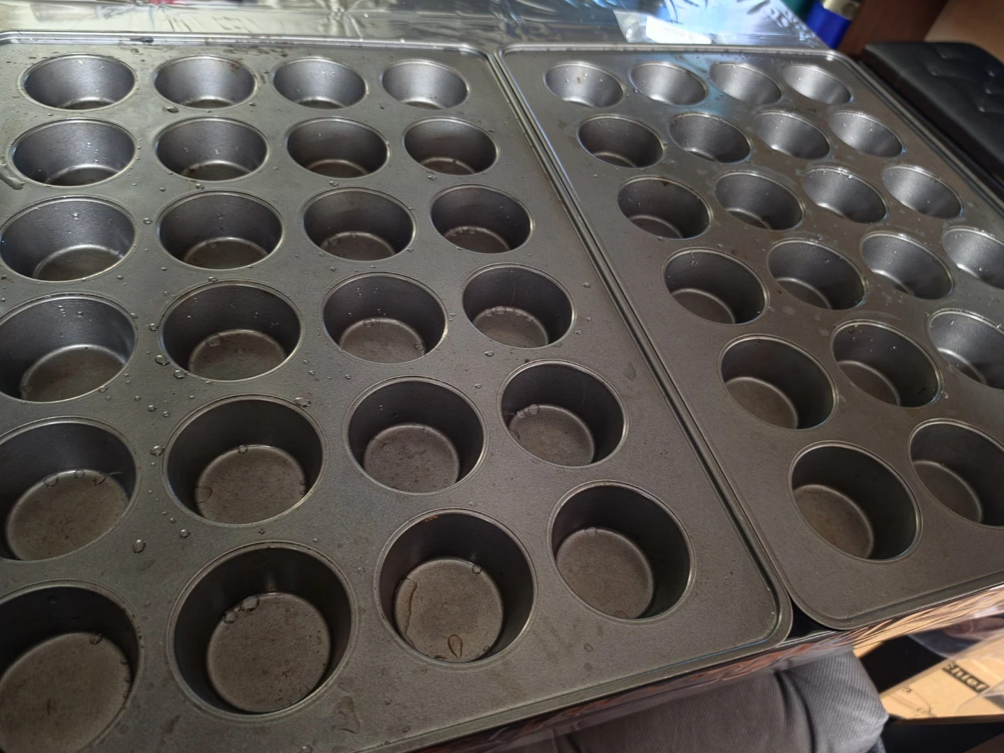 24-Cup standard Muffin cupcake Pans - photo 2