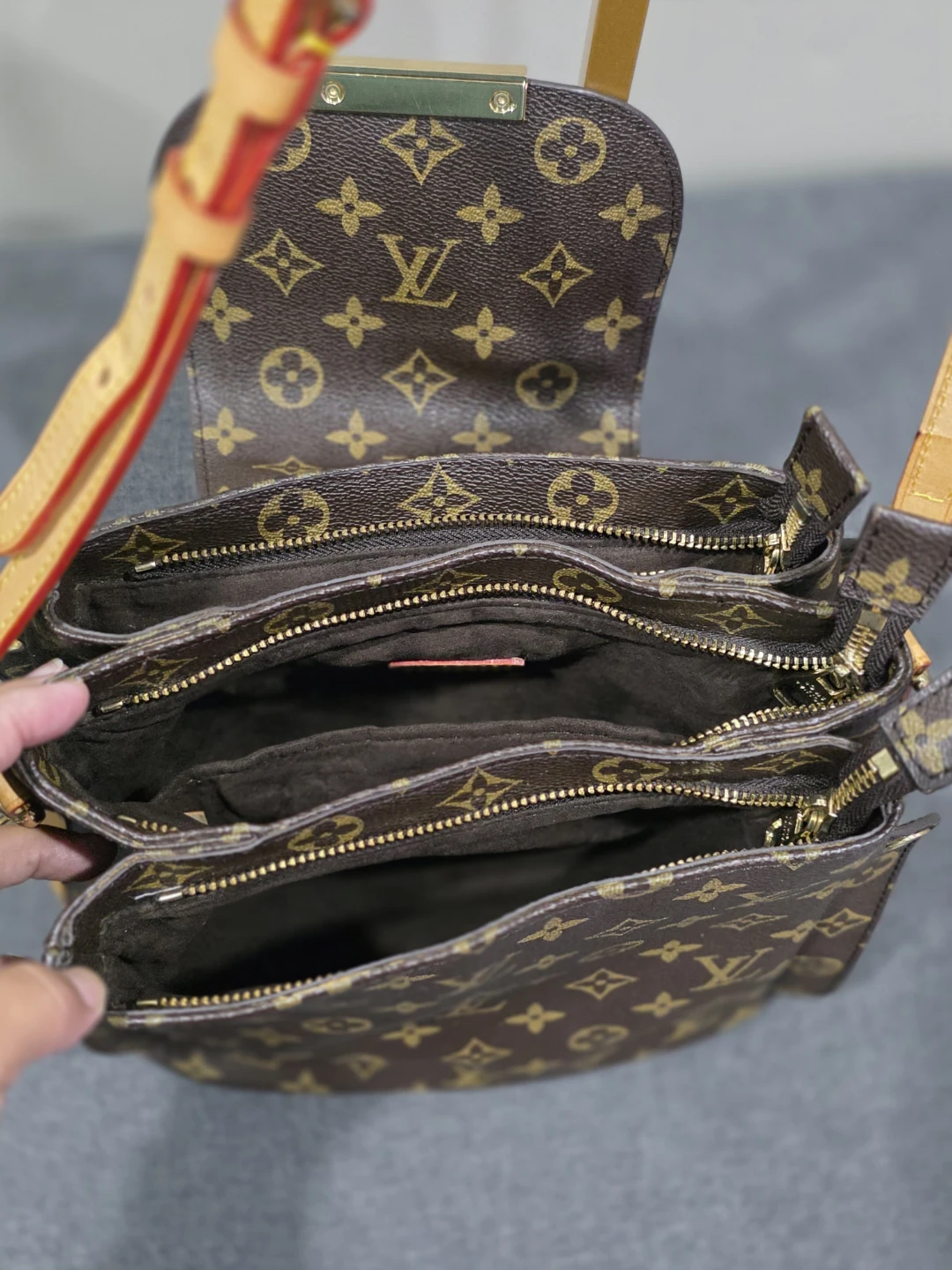 Louis Vuitton Monogram Crossbody Bag - photo 4