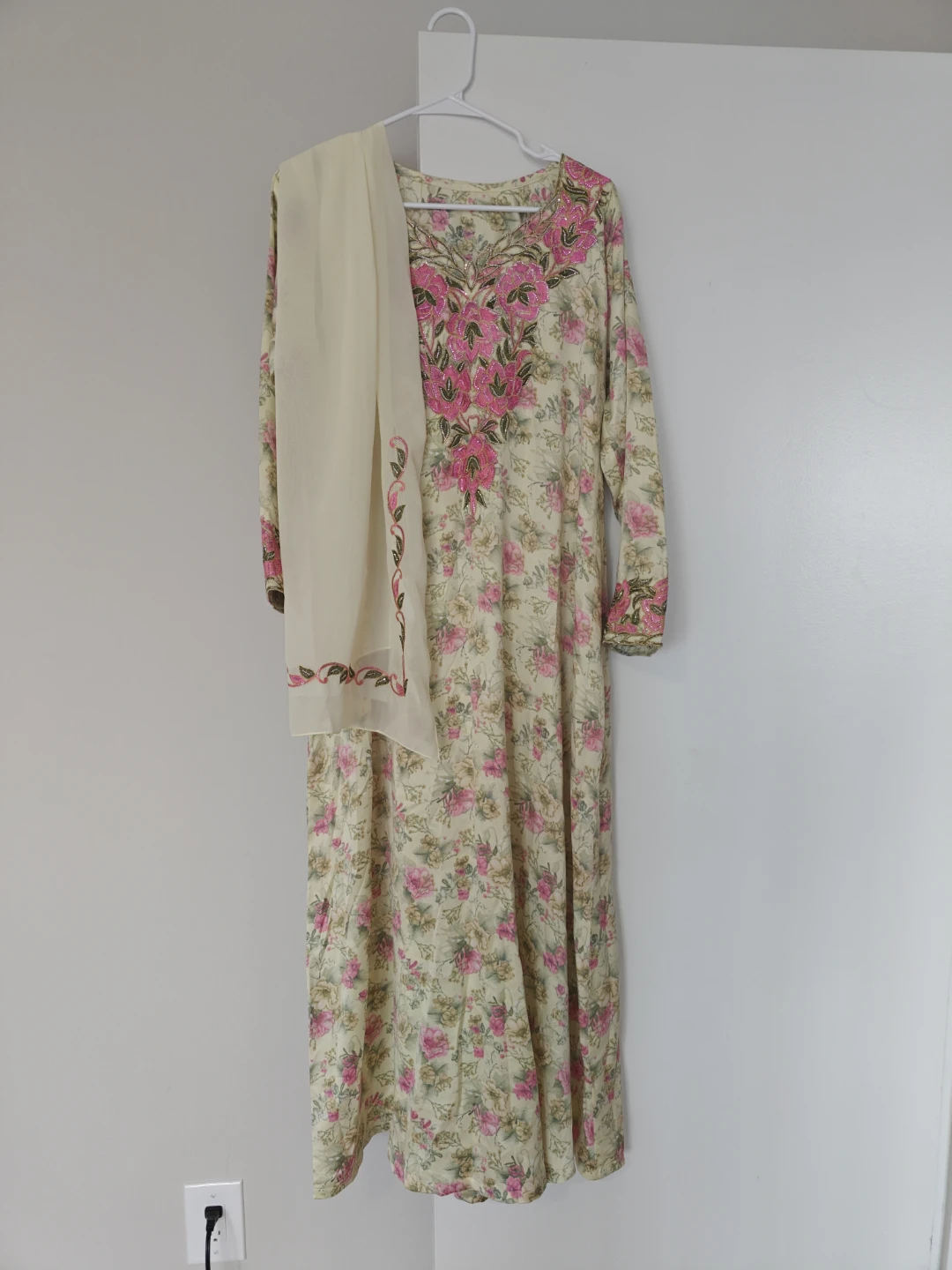 Floral Embroidered Traditional Dress Set