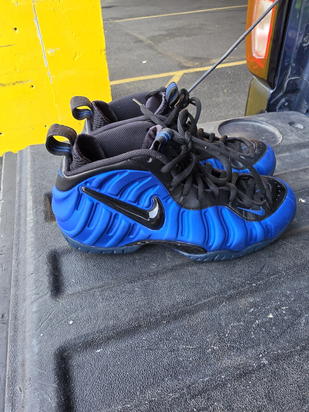 Nike Air Foamposite Blue and Black Sneakers - photo 4