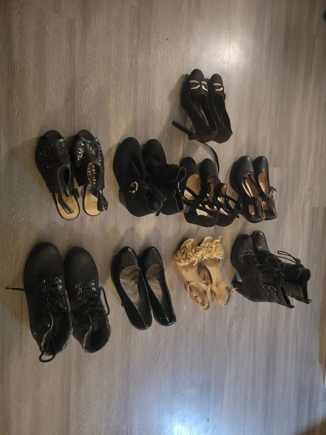 Assorted Women's Shoes Bundle SIZE 5!