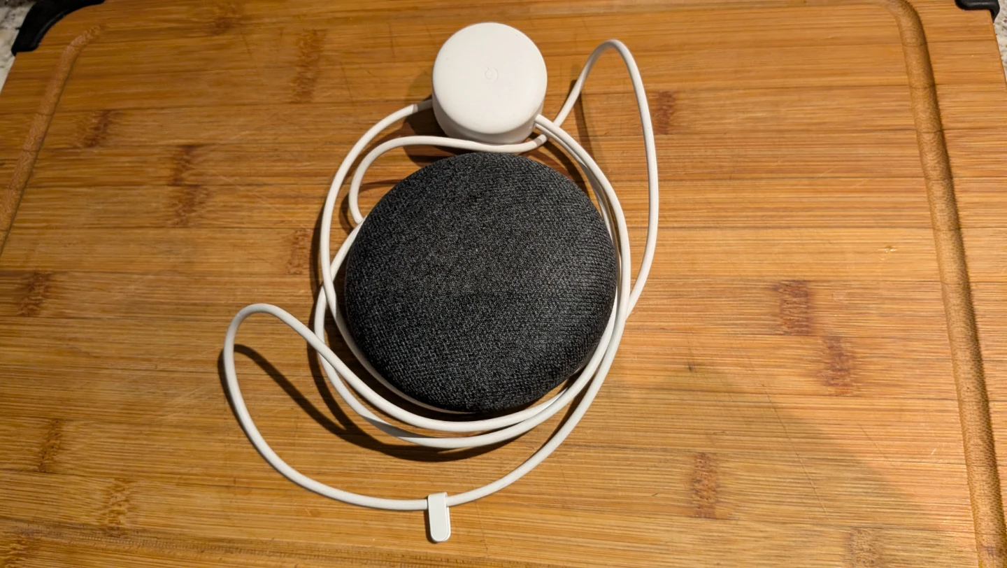 Google Nest Mini Charcoal - photo 2