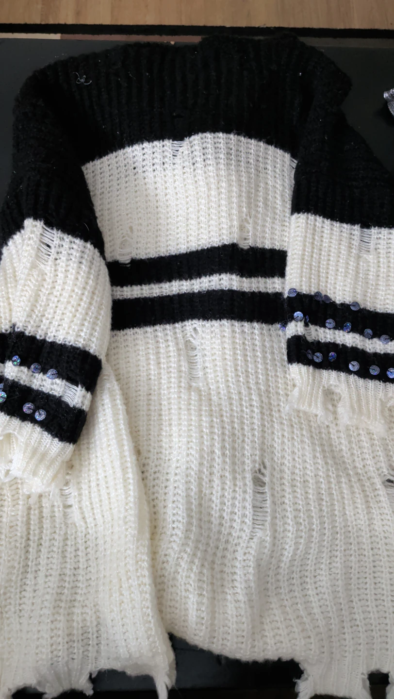 Black and white cat graphic distressed knit sweater - photo 4