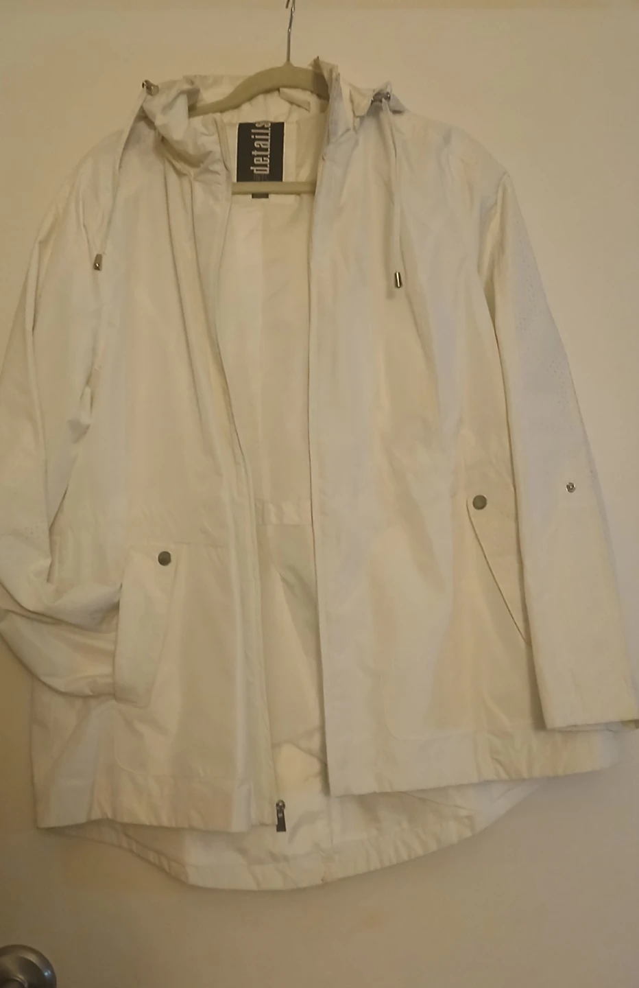 Details White Hooded Jacket