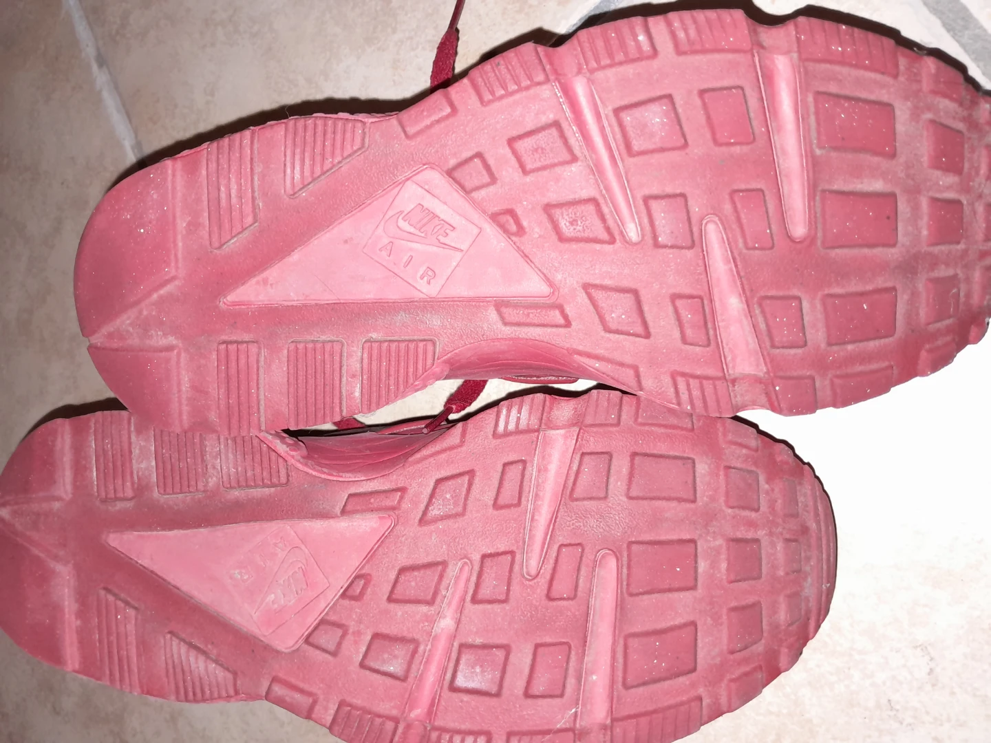 Nike Air Huarache Red Runners - photo 4