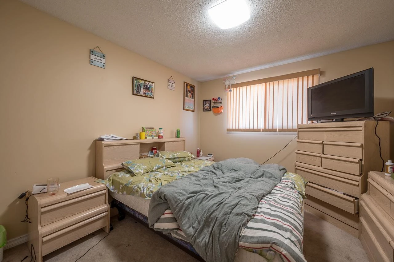 4 bed and 2 bathroom house for rent in North Kamloops - photo 5