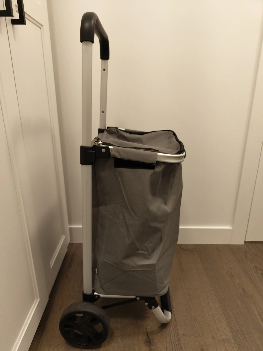 Grocery Trolley - photo 2