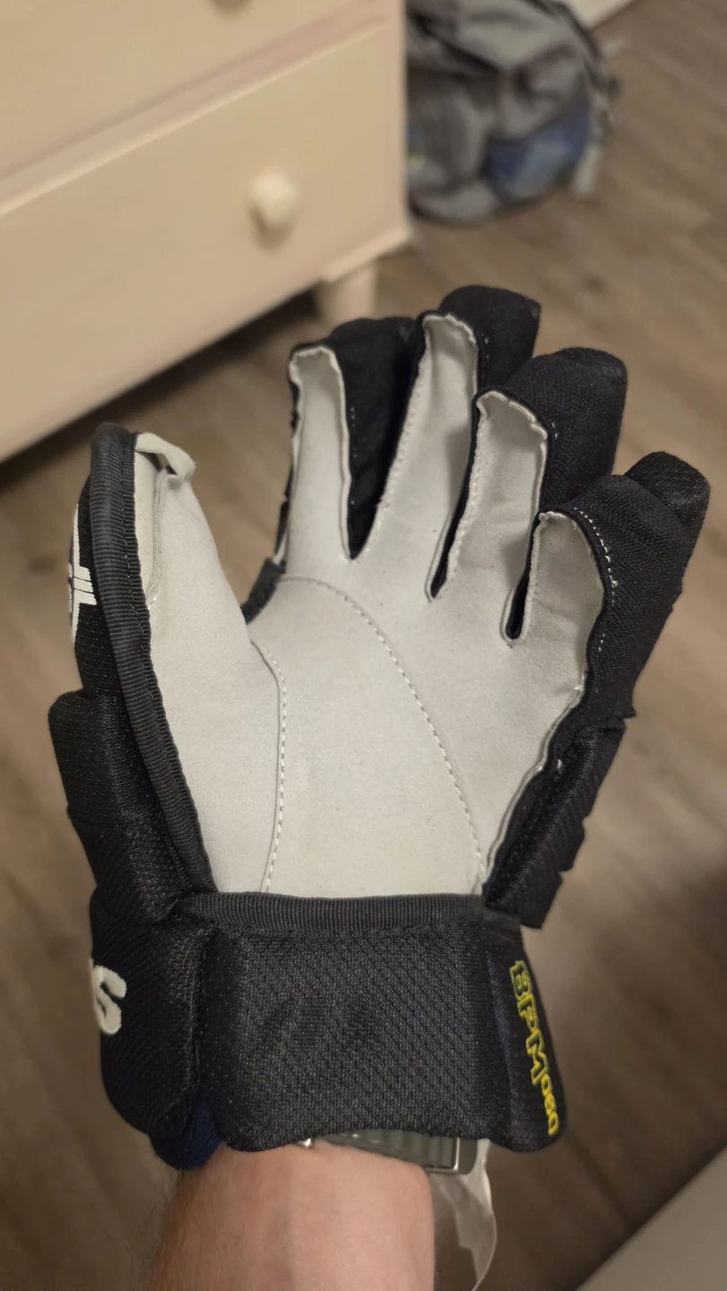 Sher-Wood BPM060 Junior Hockey Gloves 12 inch - photo 3