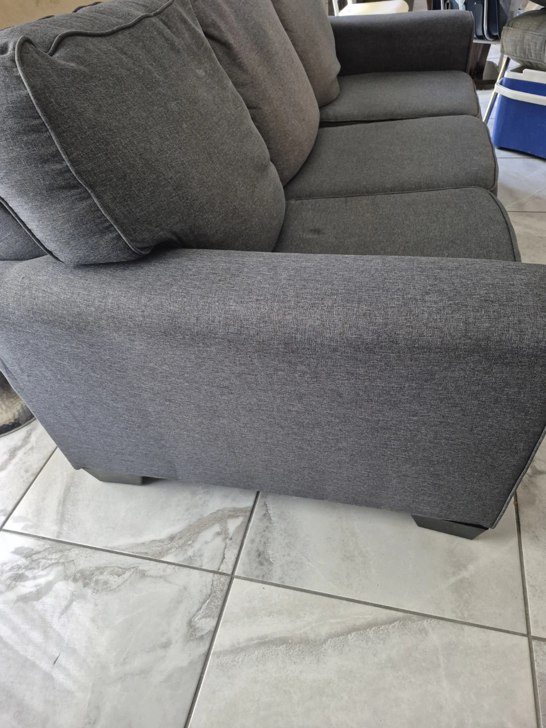 Asheley Tufted Sofa - photo 2