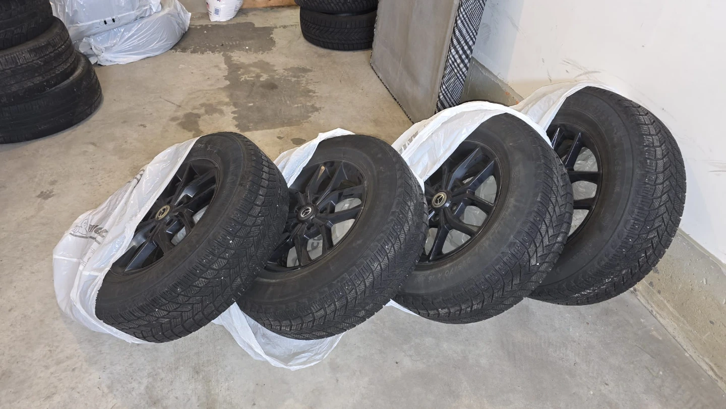 4 Mazda Michelin Winter Tires with Rims - photo 4