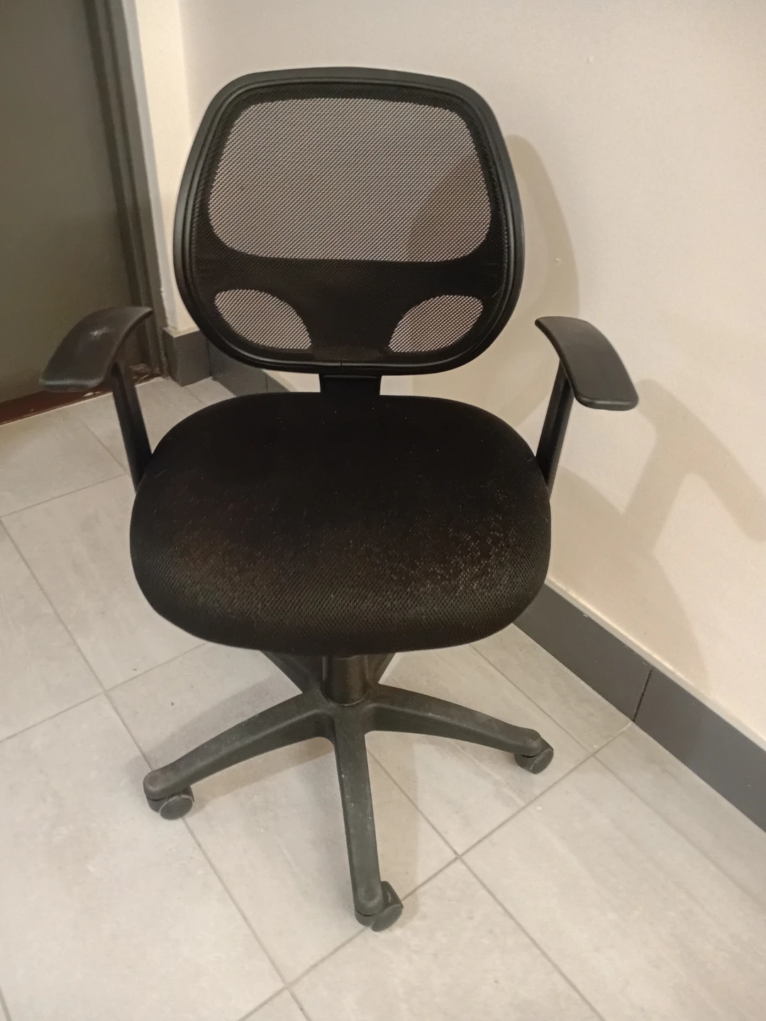 Black Mesh Office Chair - photo 3