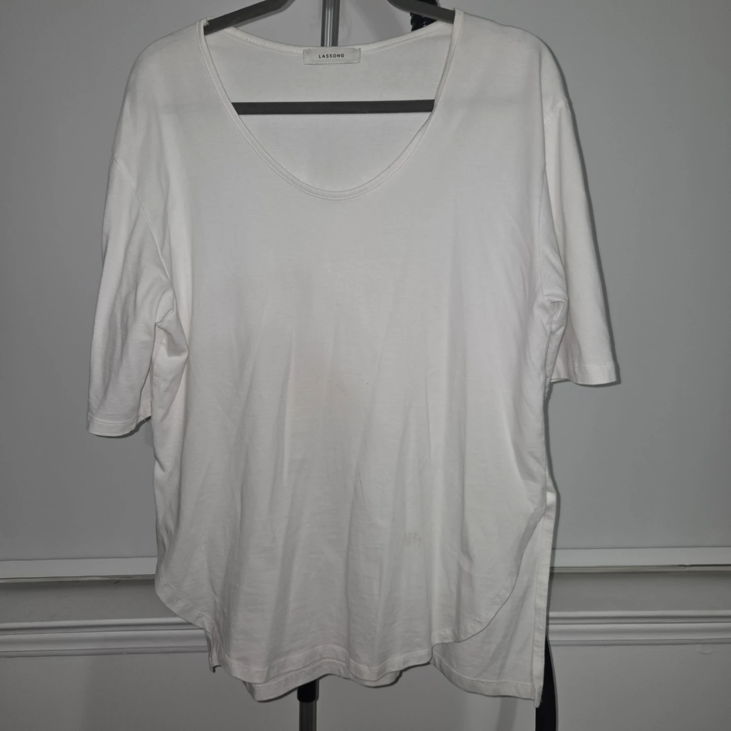 white t-shirt