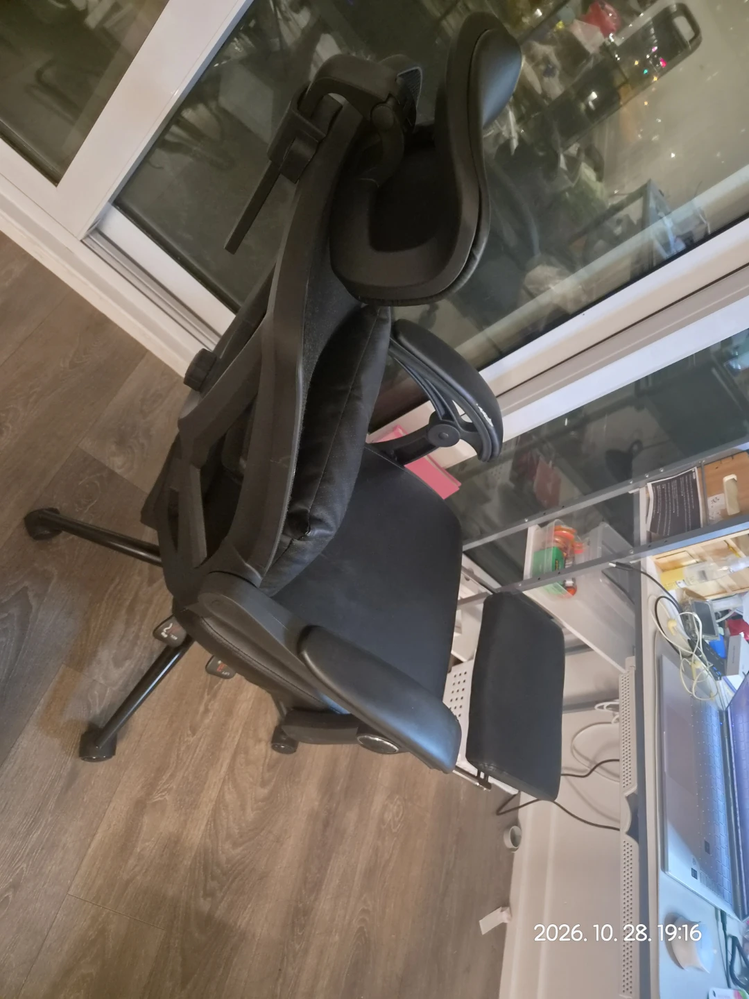 Black Ergonomic Office Chair with Footrest - photo 4