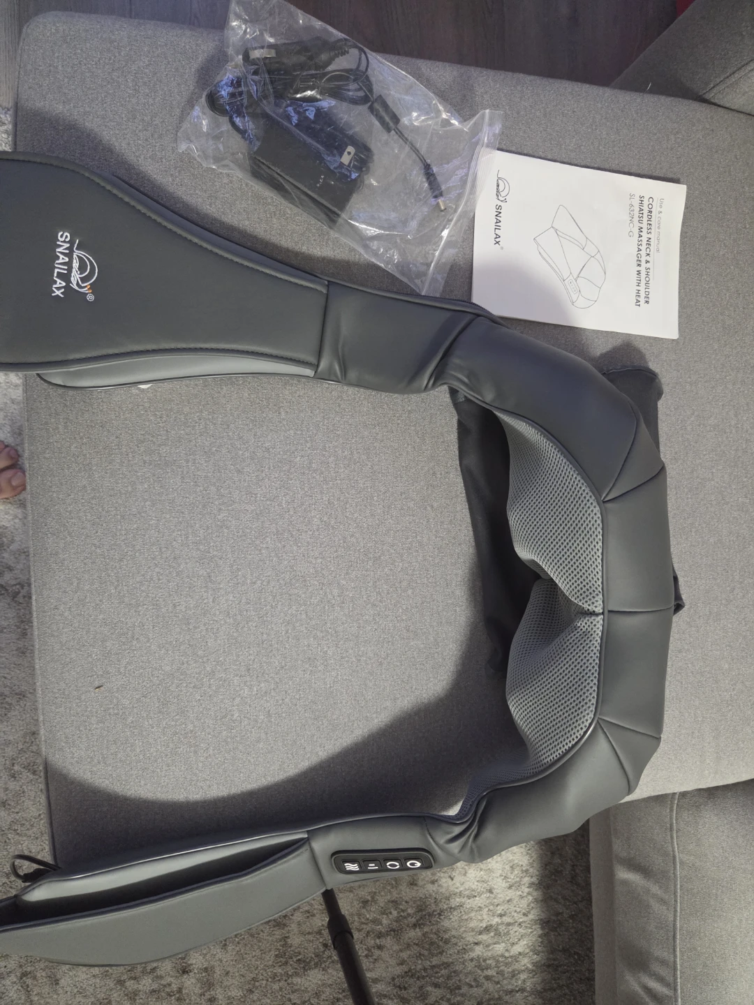 Brand New Snailax Cordless Shiatsu Neck and Shoulder Massager - photo 2