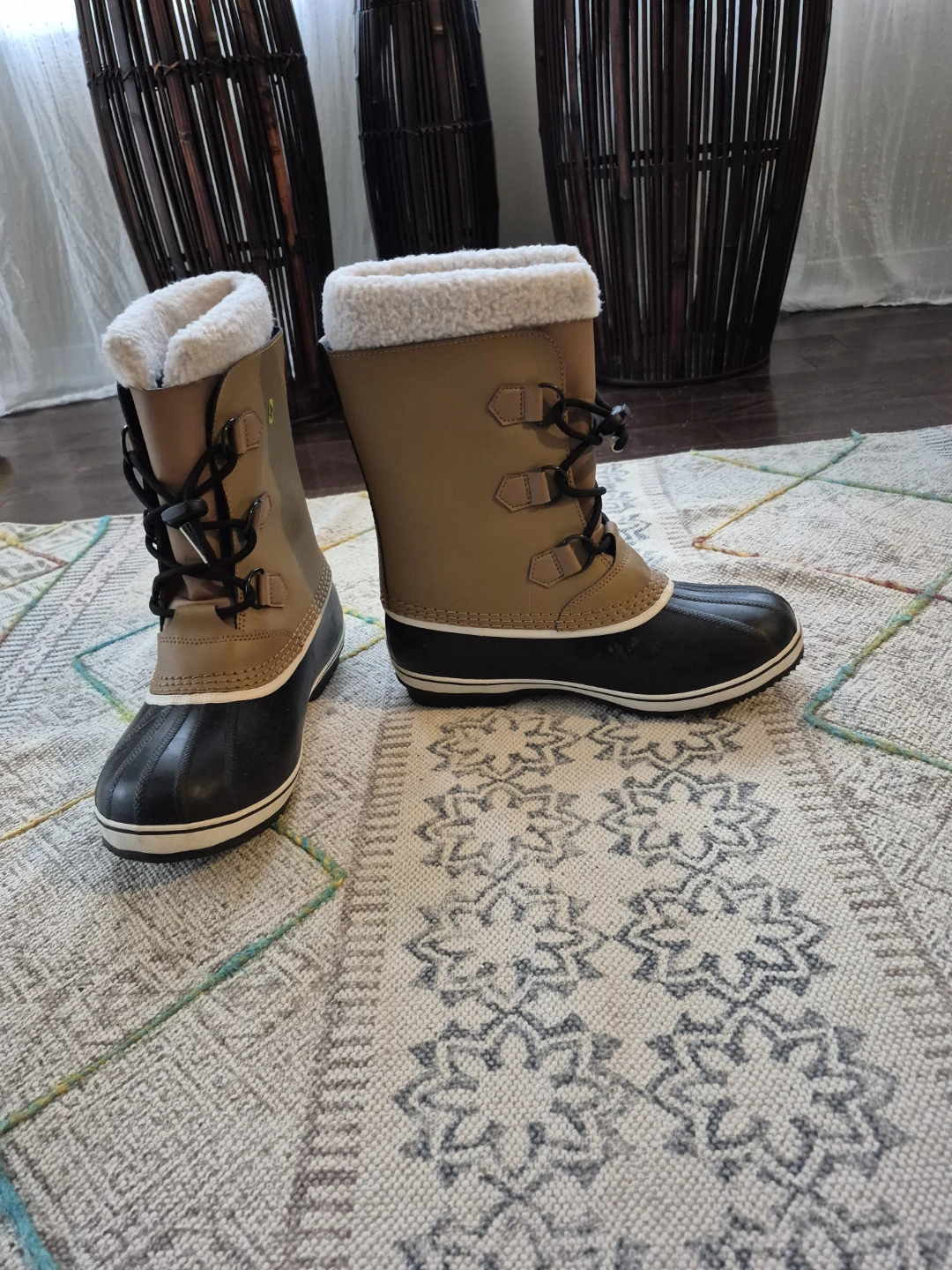 Sorel Winter Boots Tan and Black