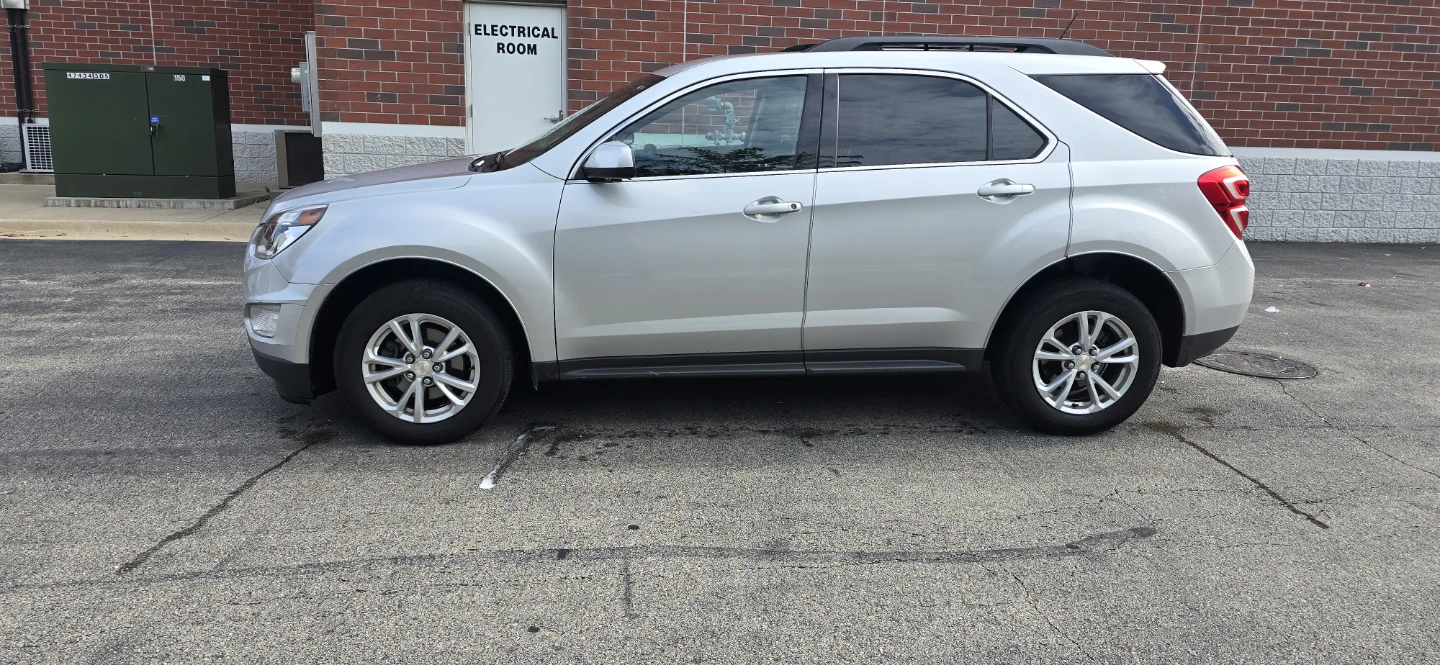 Silver Chevrolet Equinox SUV 2017 - photo 4