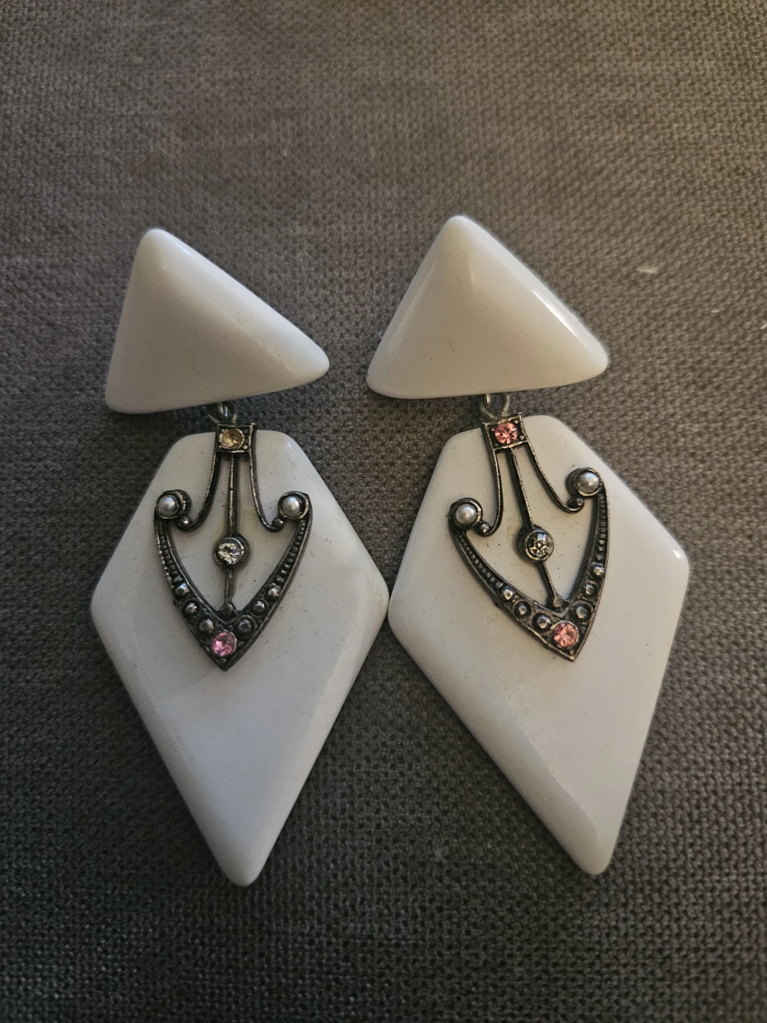 Vintage 1980s White Geometric Drop Earrings